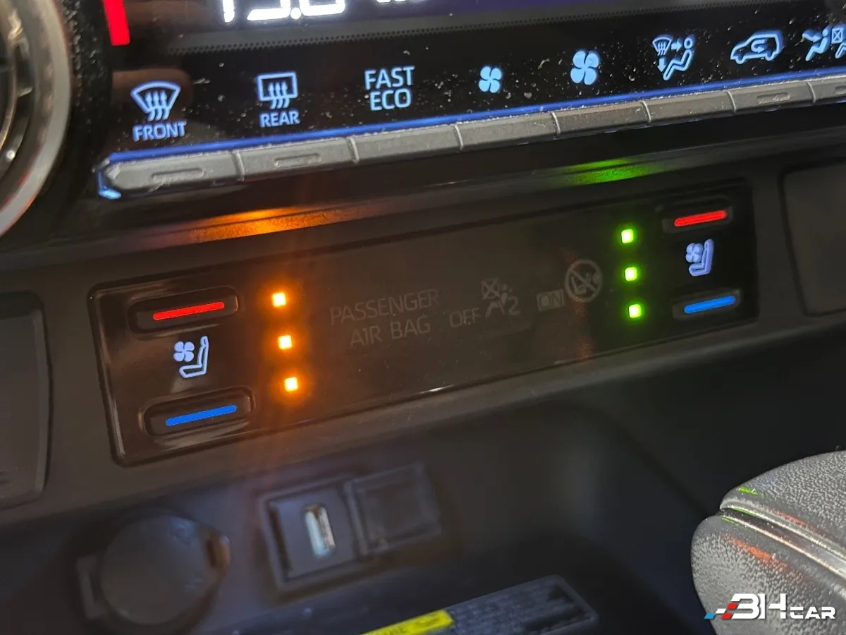 Toyota Rav-4 - photo 11