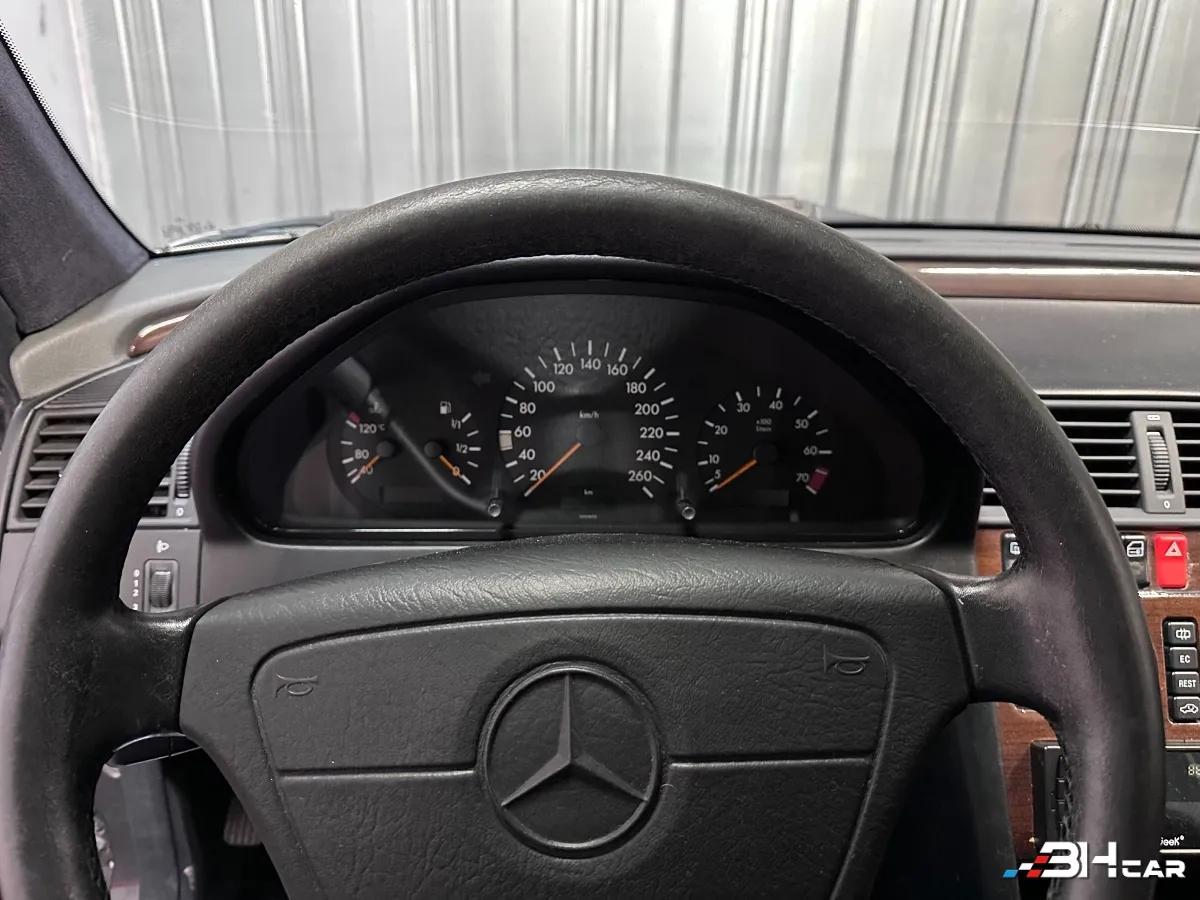 Aperçu indisponible de Mercedes-Benz Classe C