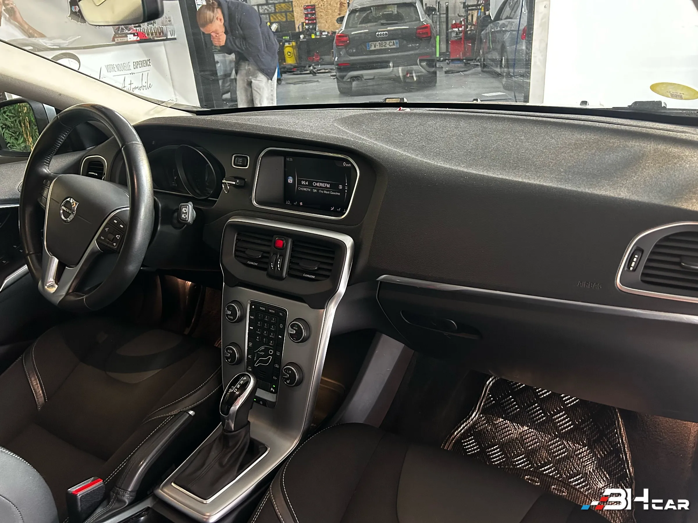Volvo V40 - photo 13