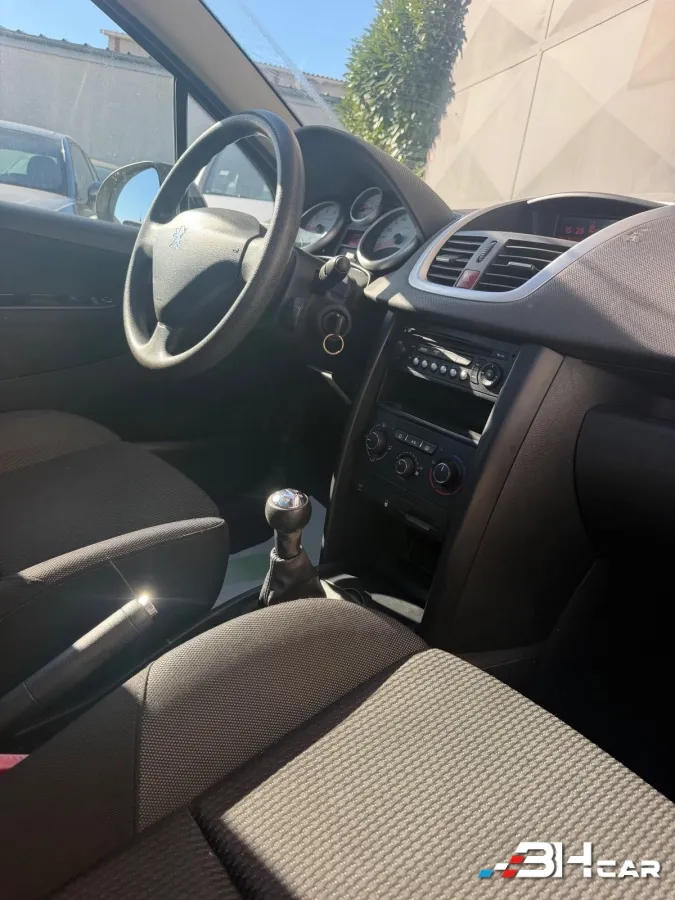Peugeot 207 - photo 11