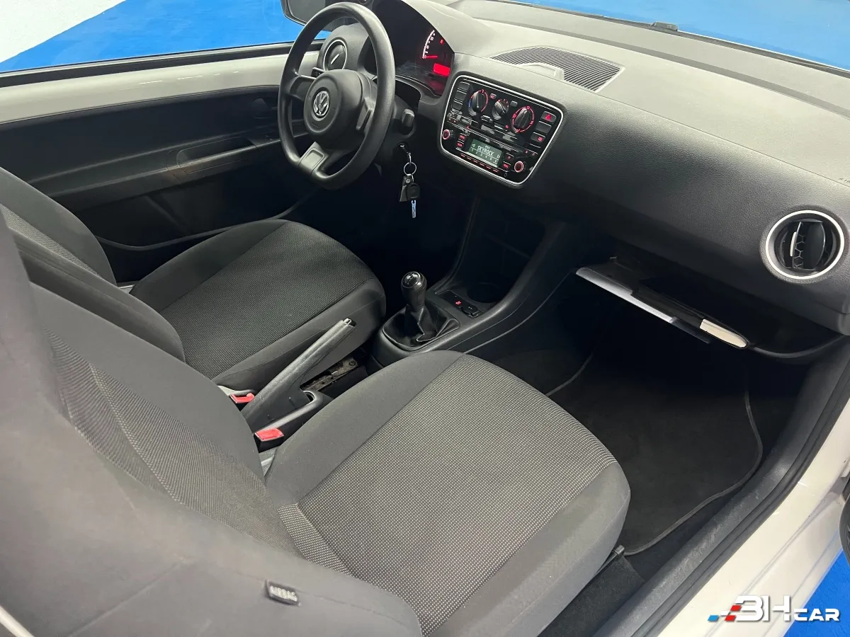 Volkswagen Up - photo 13