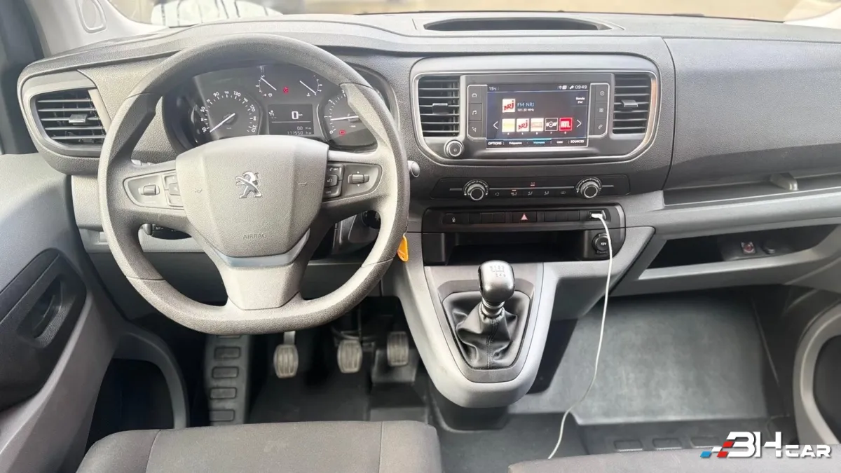 Peugeot Traveller - photo 9