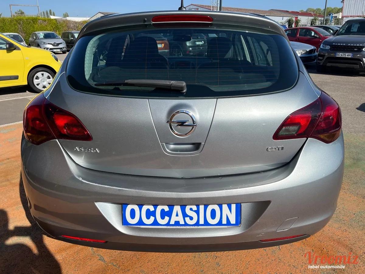 Opel Astra 