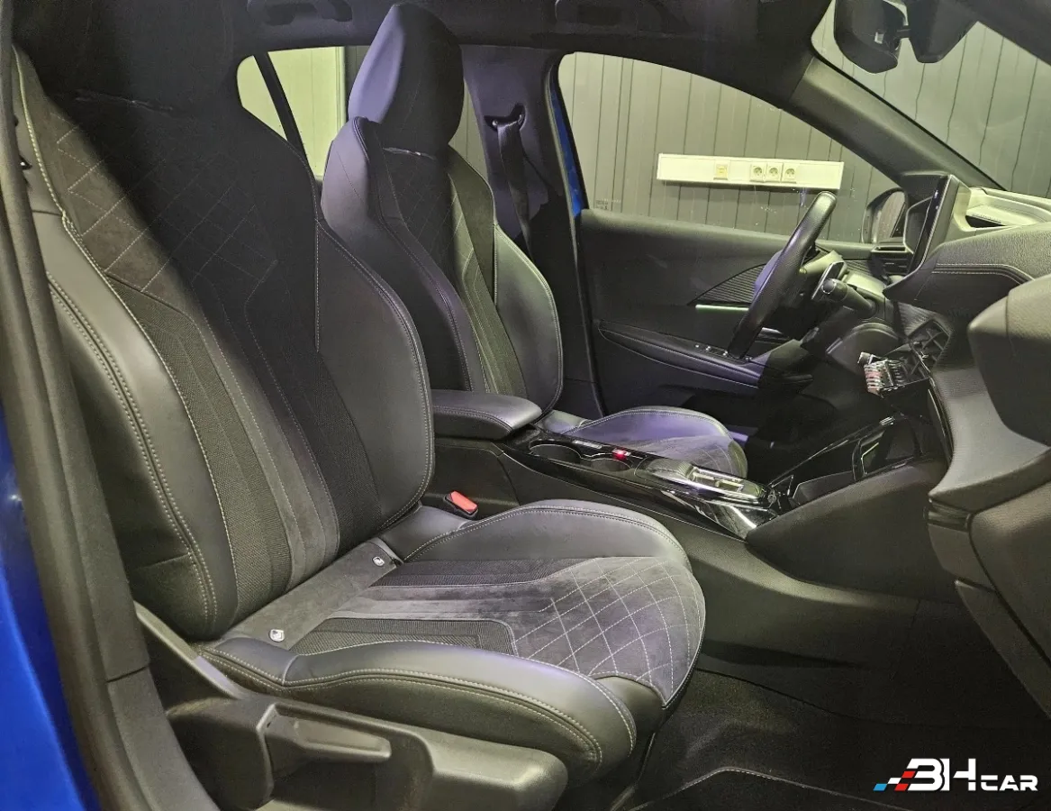 Peugeot 208 - photo 14