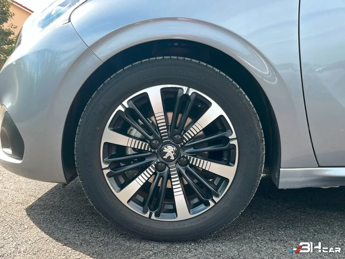 Peugeot 208 - photo 29