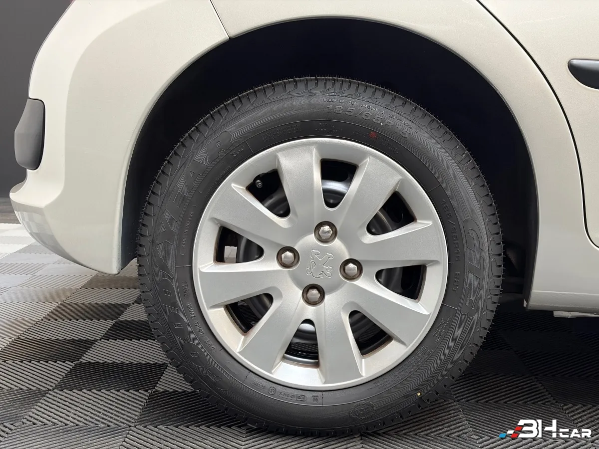 Peugeot 207 - photo 16