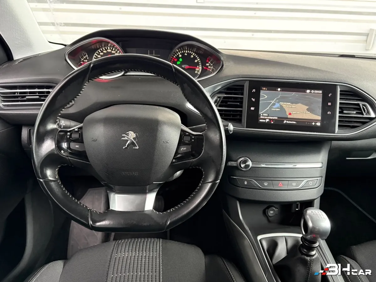 Peugeot 308 - photo 12