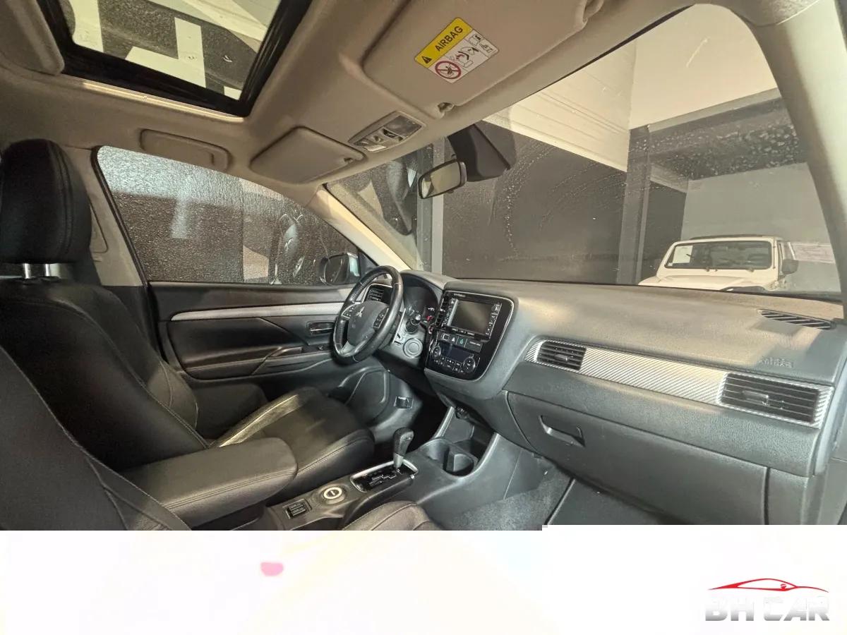 Aperçu indisponible de Mitsubishi Outlander