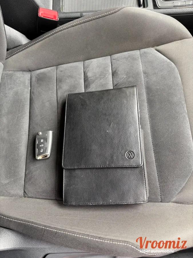 Volkswagen Golf 2.0 TDI 150 BLUEMOTION CARAT DSG BVA