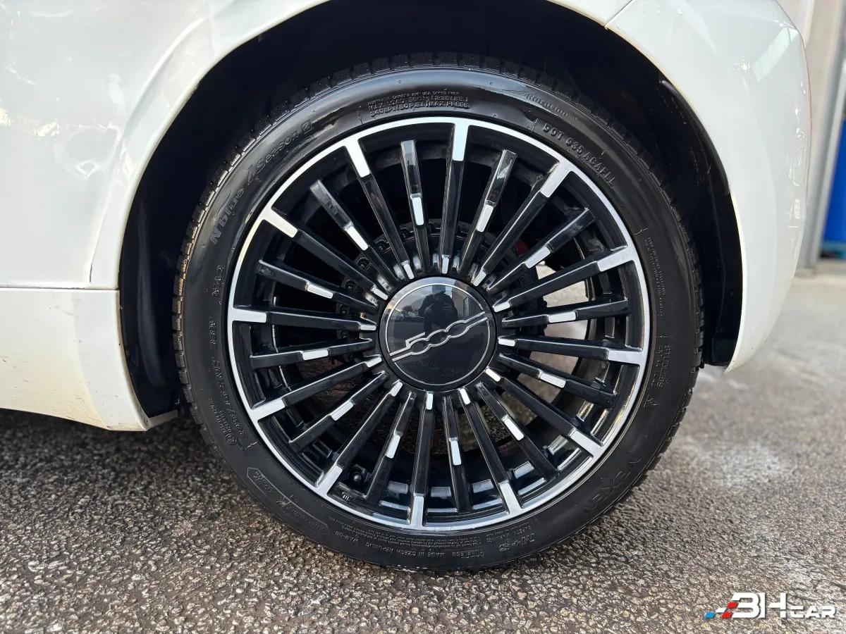 Aperçu indisponible de Fiat 500e