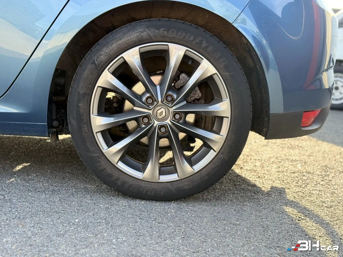 Renault Megane - photo 28