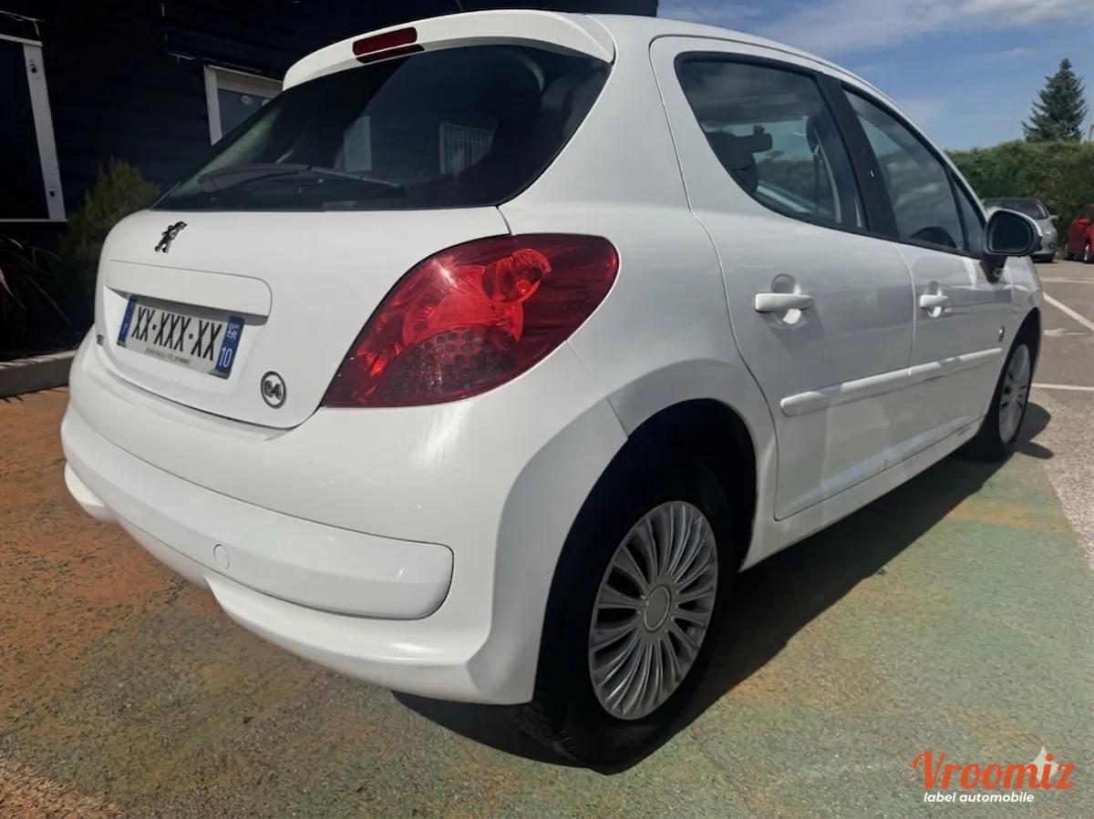 Peugeot 207 1.4 VTI 95 PREMIUM