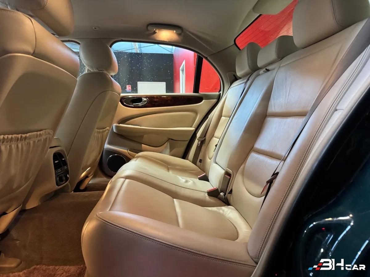Aperçu indisponible de Jaguar XJ8