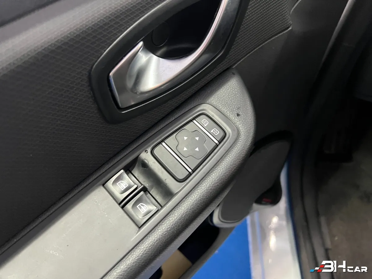 Renault Clio - photo 27