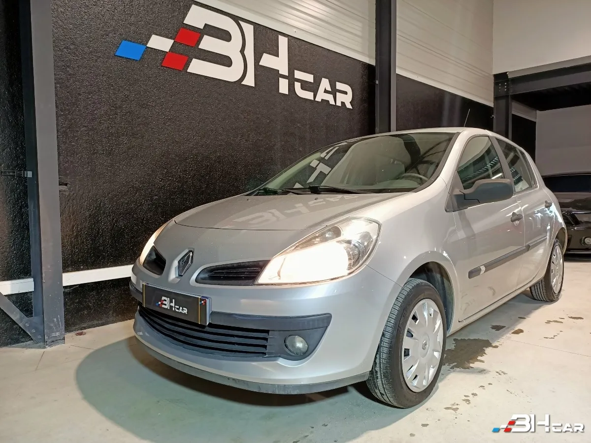 Renault Clio - photo 30