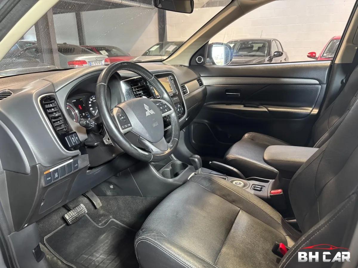 Aperçu indisponible de Mitsubishi Outlander