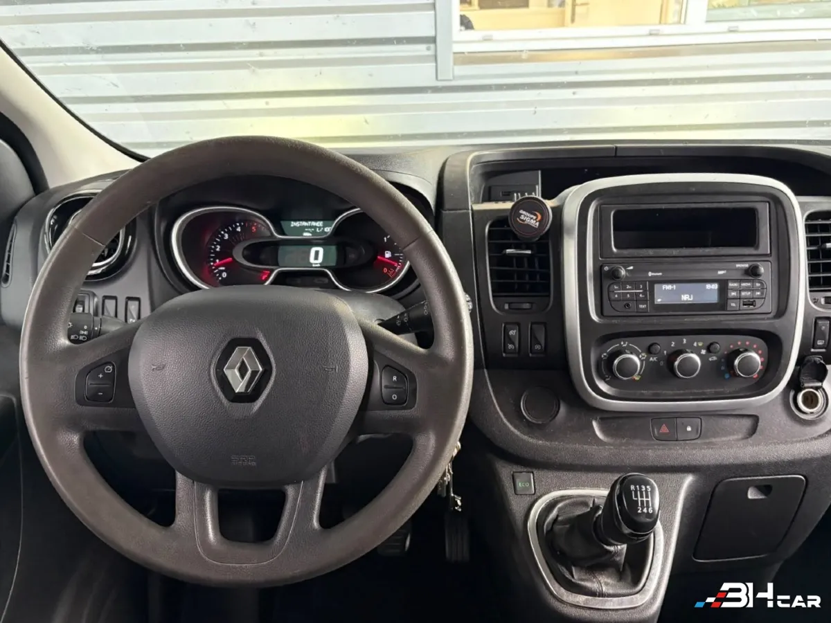 Renault Trafic Vu - photo 11