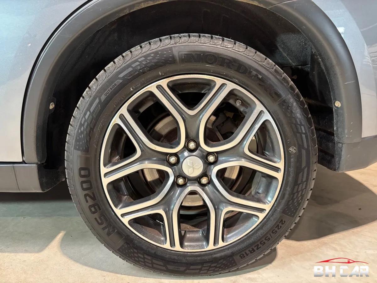 Aperçu indisponible de Mitsubishi Outlander