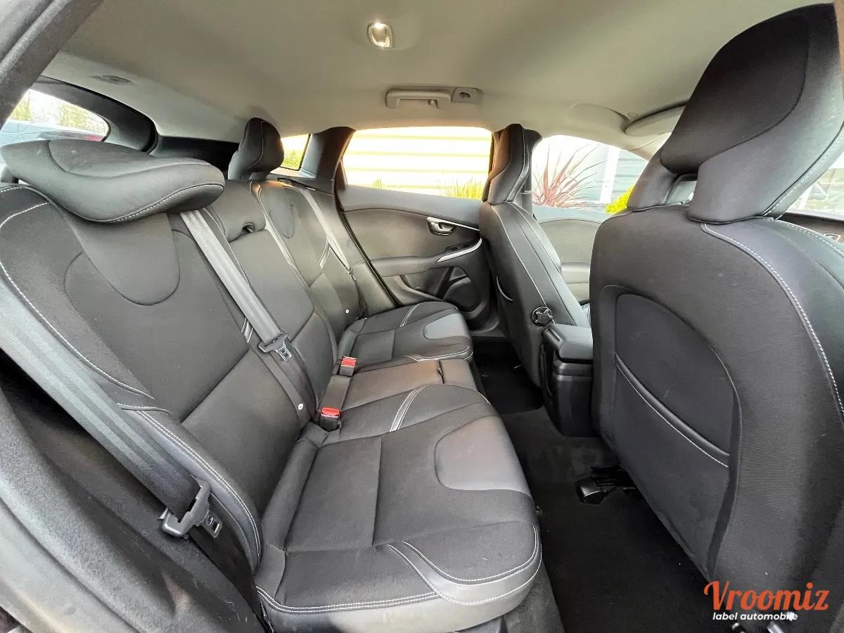 VOLVO V40 II D2 2.0 TDi Geartronic 120 CV Boîte automatique