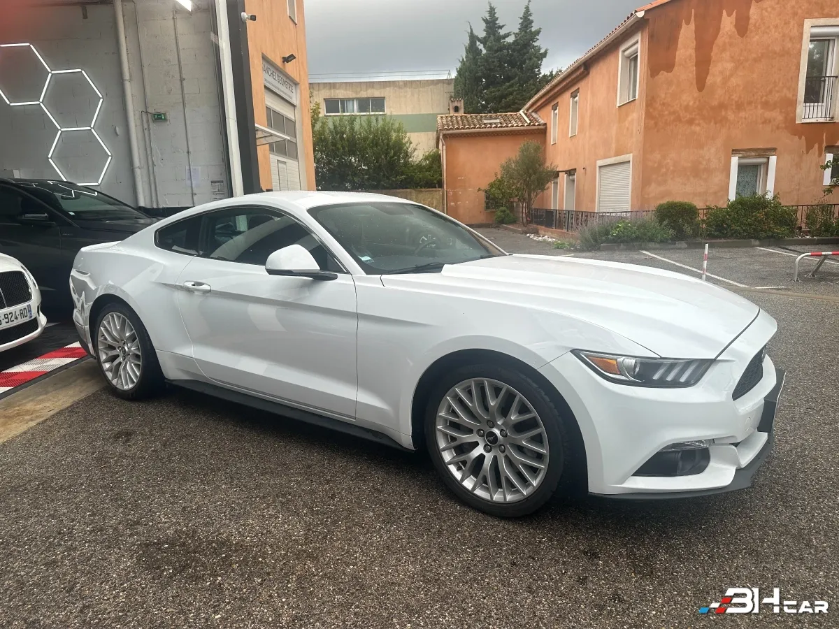 Ford Mustang - photo 4