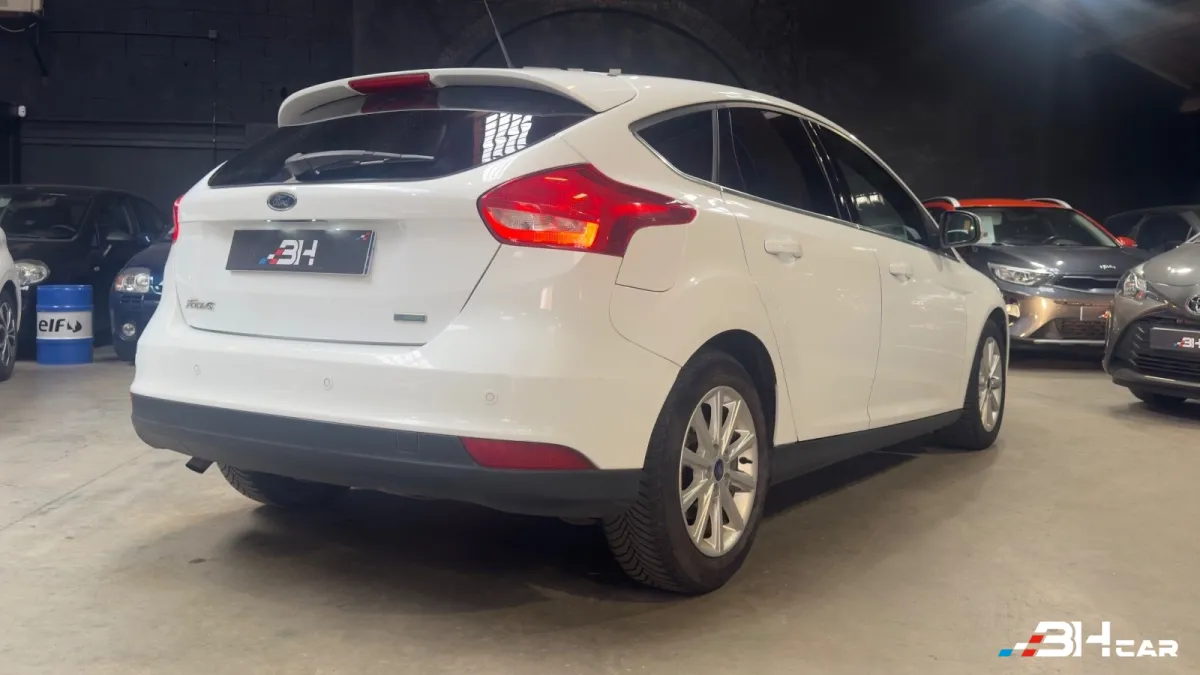 Ford Focus - photo 10