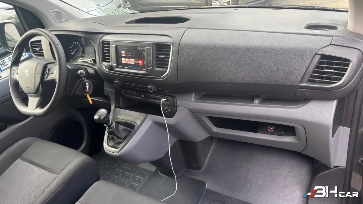 Peugeot Traveller - photo 12