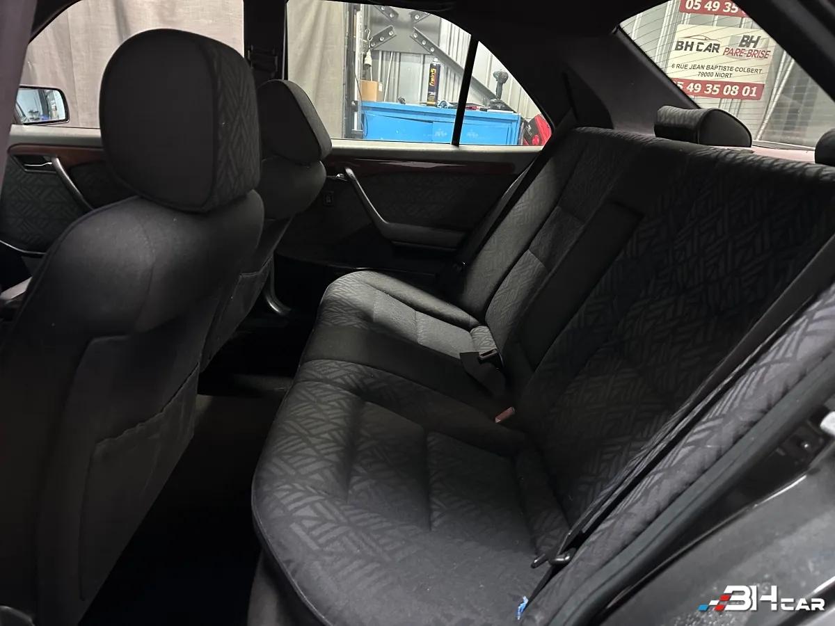 Aperçu indisponible de Mercedes-Benz Classe C