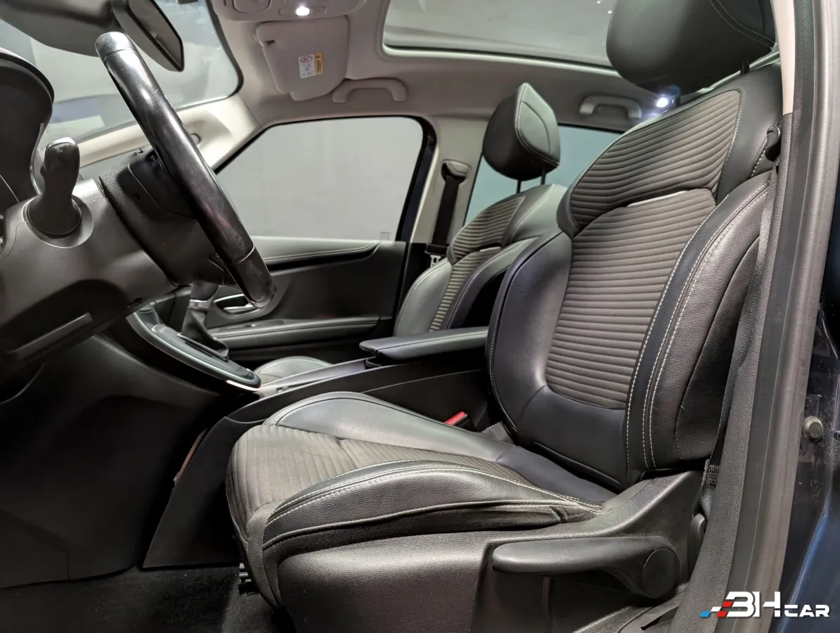 Renault Scenic - photo 8