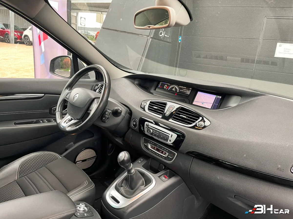 Renault Grand Scenic - photo 17