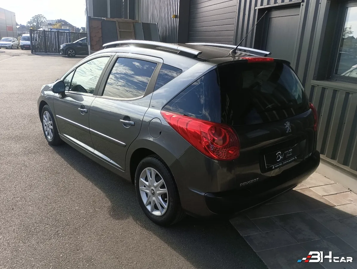 Peugeot 207 - photo 3