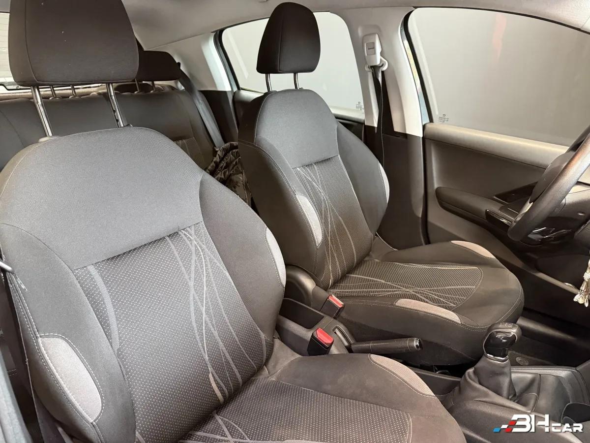 Aperçu indisponible de Peugeot 208