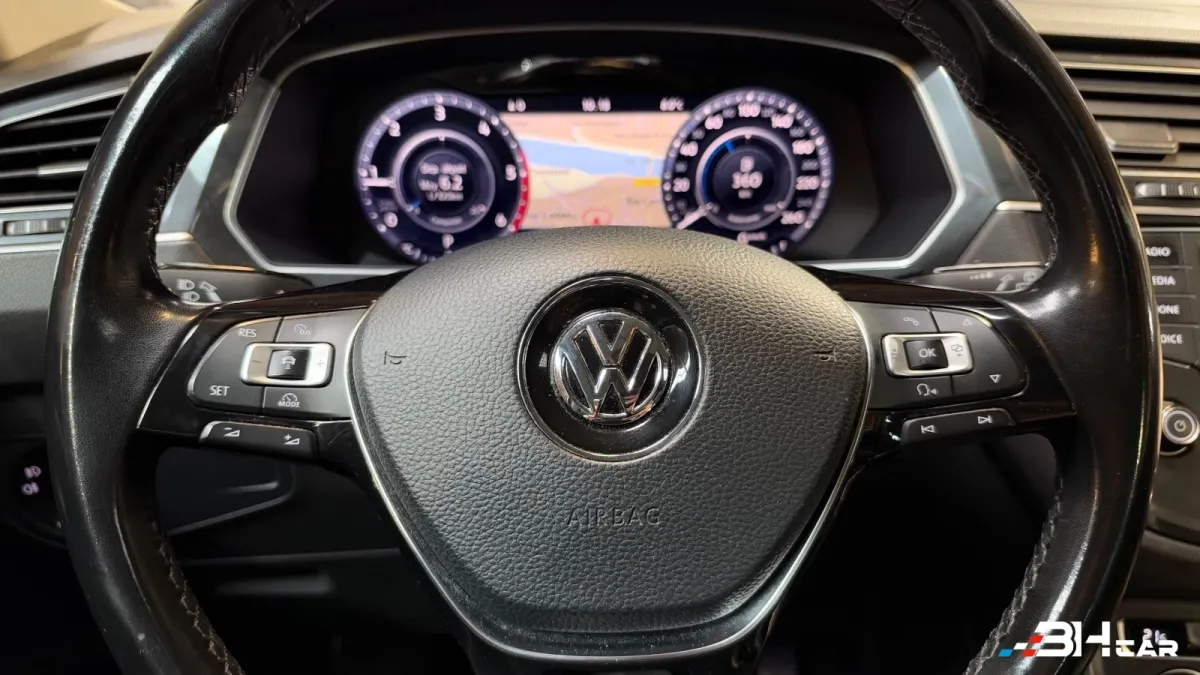 Volkswagen Tiguan - photo 26