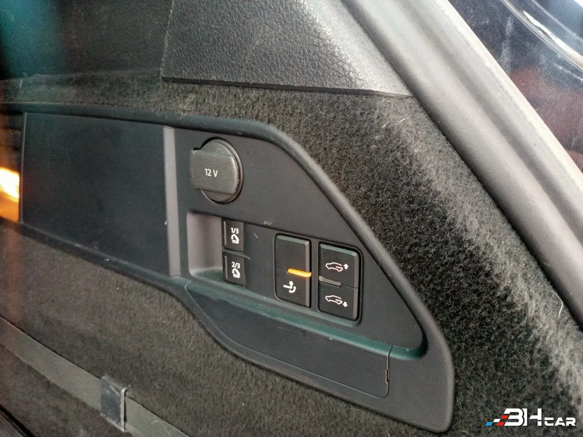 Volkswagen Touareg - photo 18
