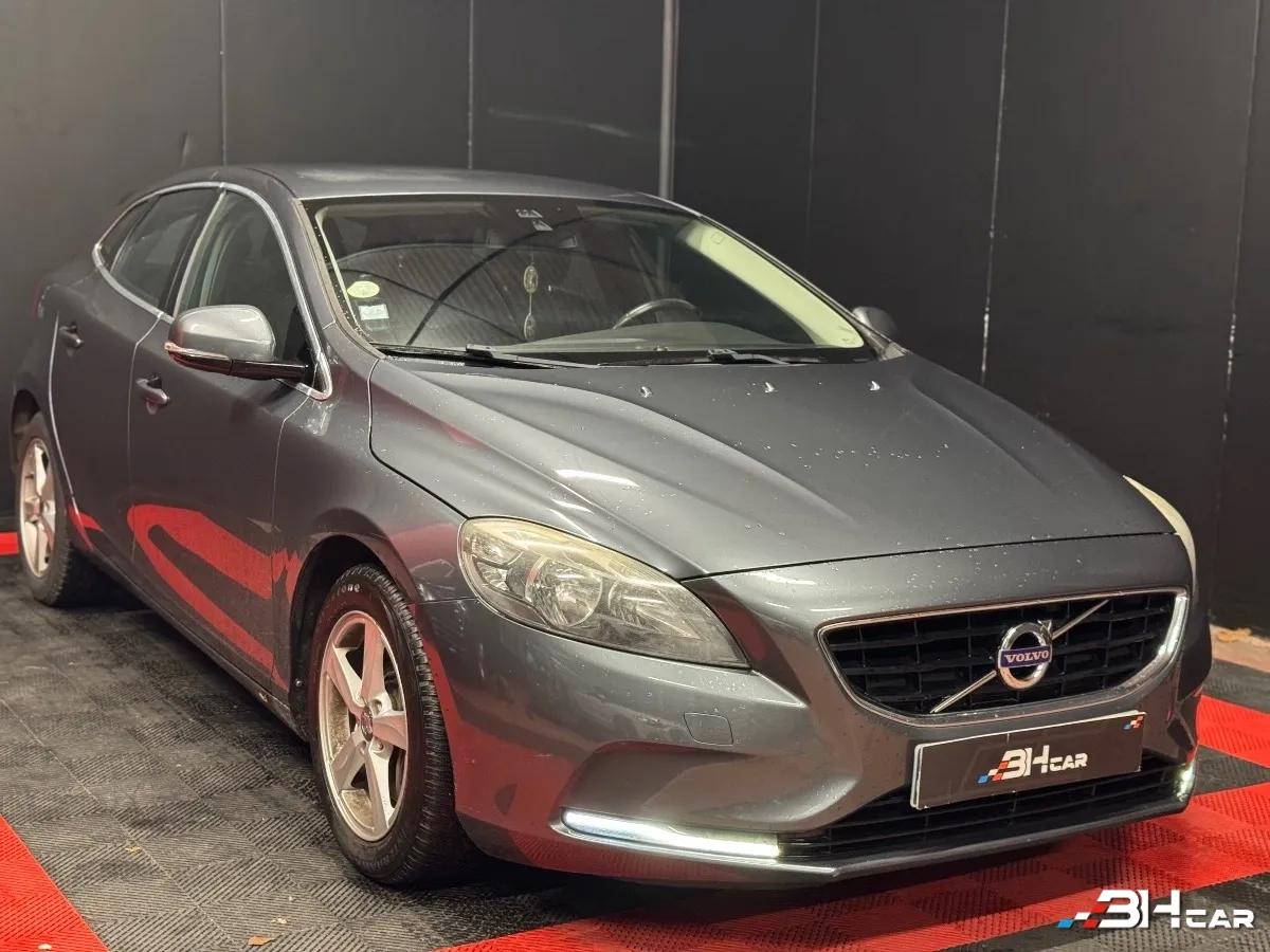 Image: Volvo V40 2.0 D3 150CH MOMENTUM / DISTRIBUTION A JOUR