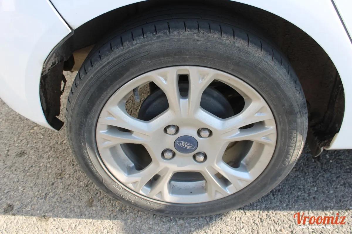 FORD FIESTA V Phase 2 ETHANOL - 1.0 ECOBOOST 100 - EDITION POWERSHIFT 5P - Garantie 12 Mois