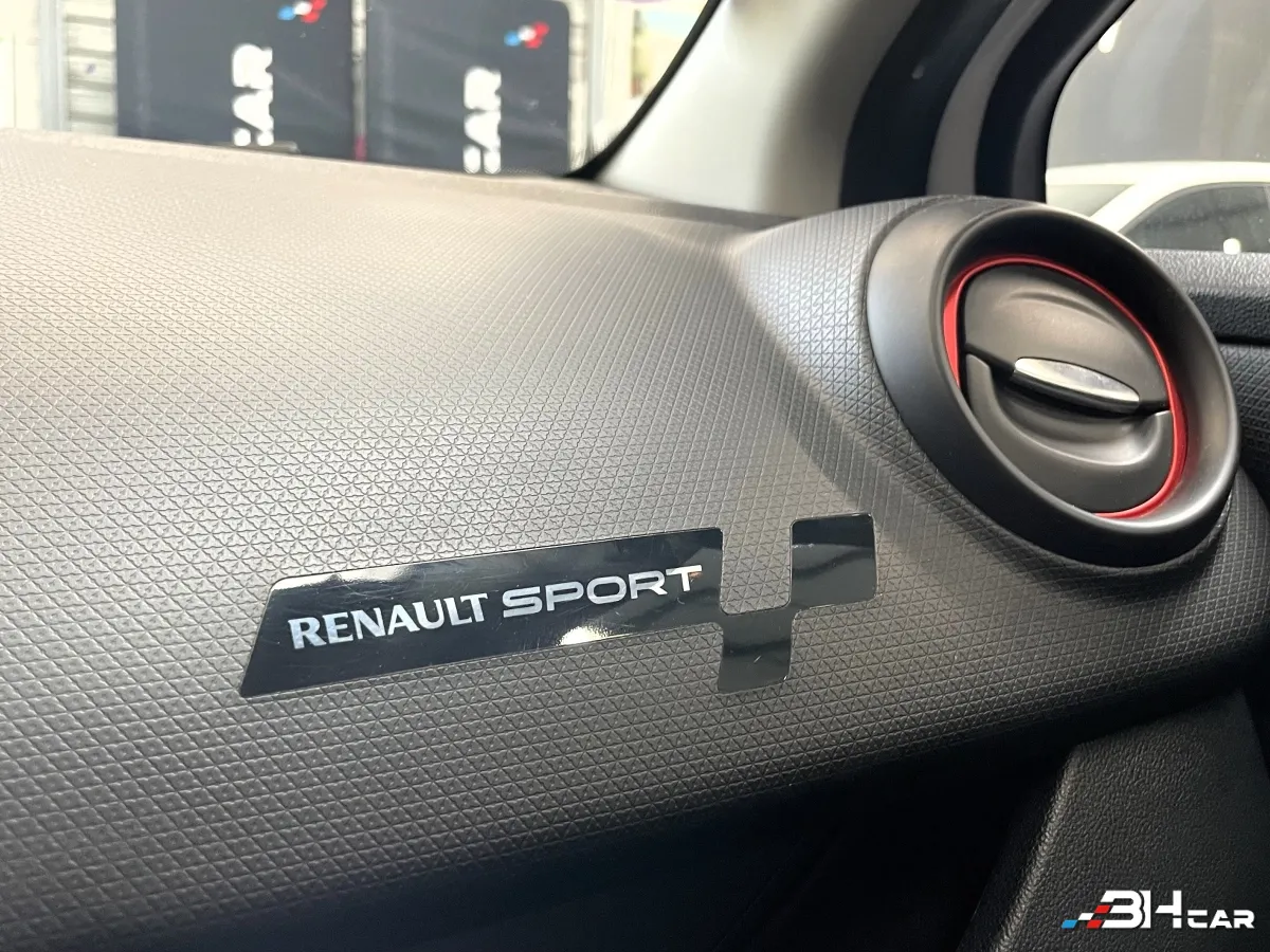 Renault Clio - photo 24