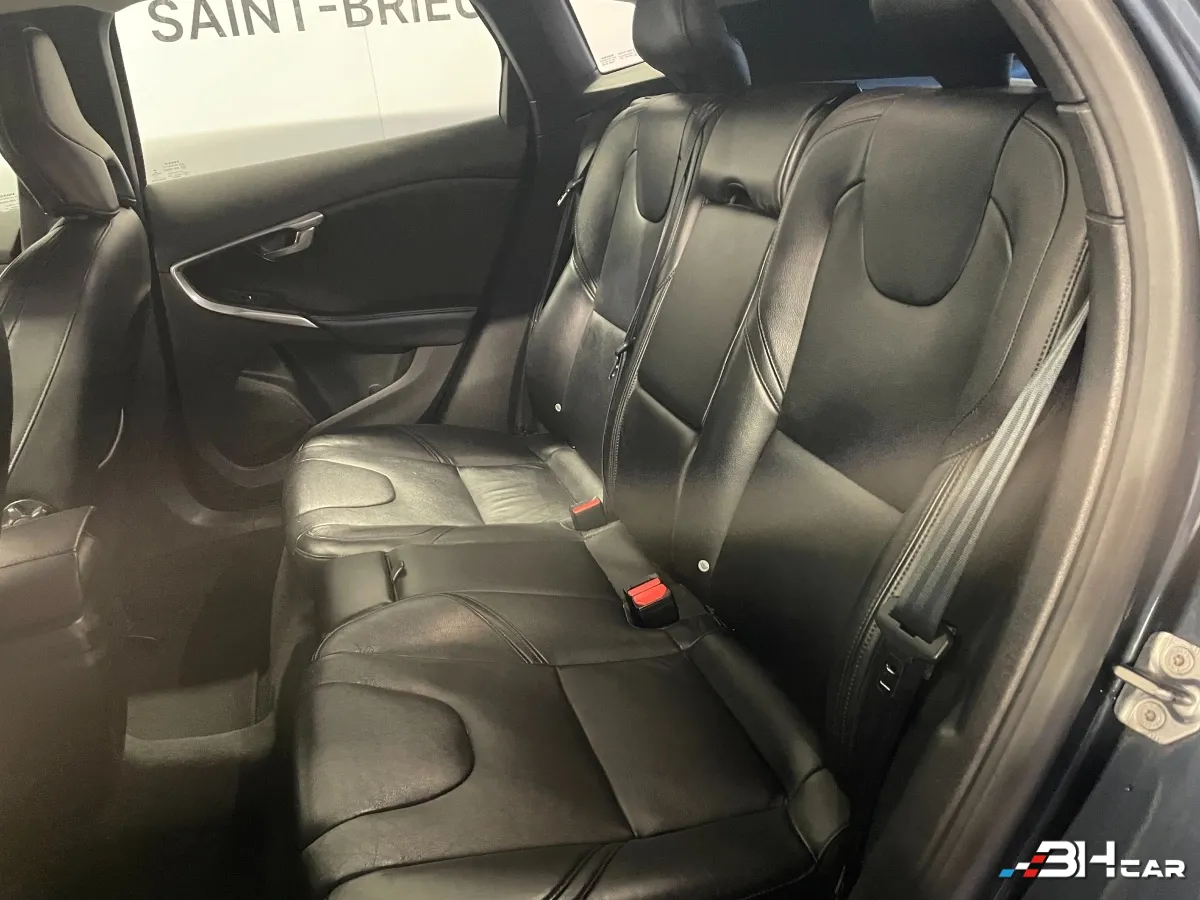 Volvo V40 - photo 8