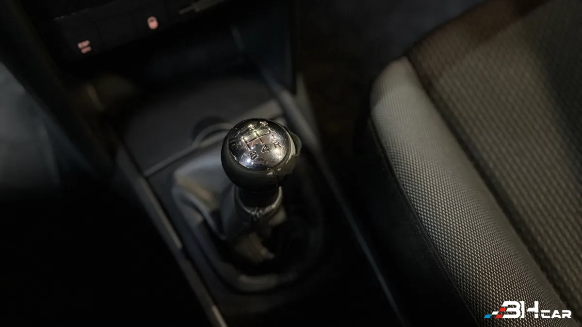 Peugeot 207 - photo 25