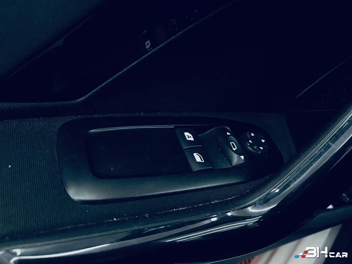 Aperçu indisponible de Peugeot 208