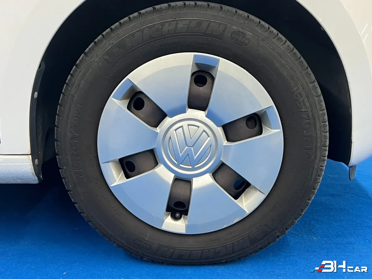 Volkswagen Up - photo 9