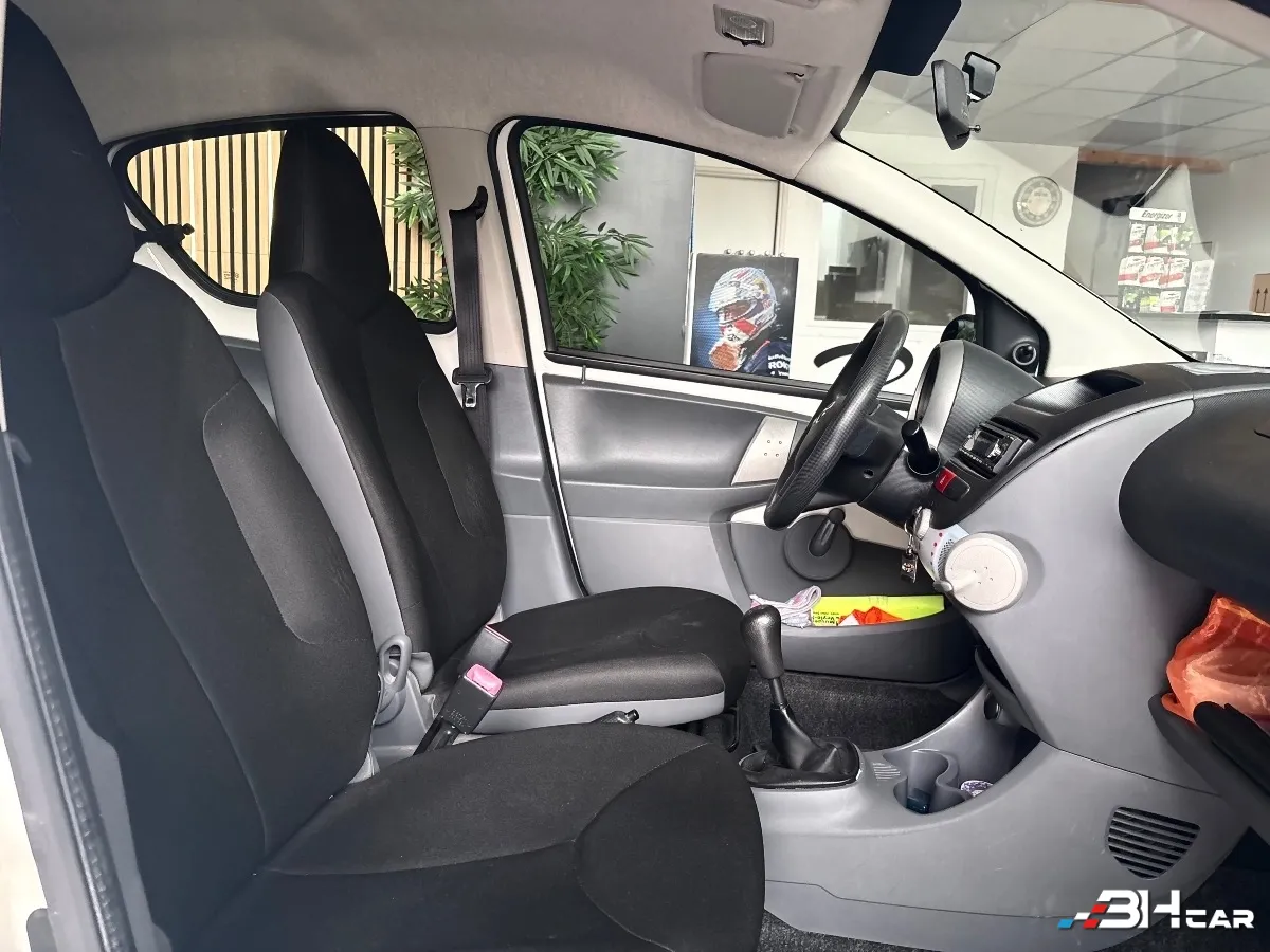 Toyota Aygo - photo 14