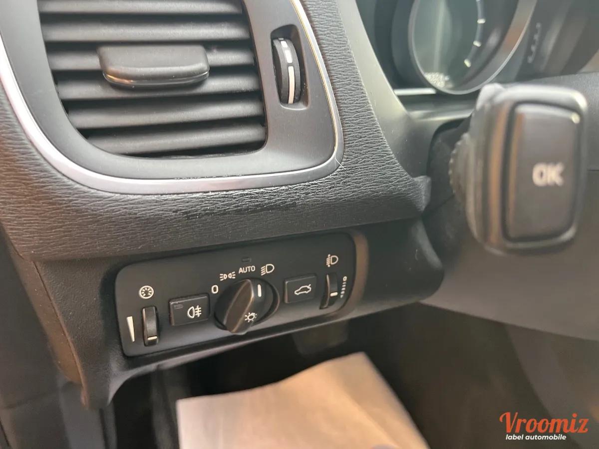 VOLVO V40 II D2 2.0 TDi Geartronic 120 CV Boîte automatique