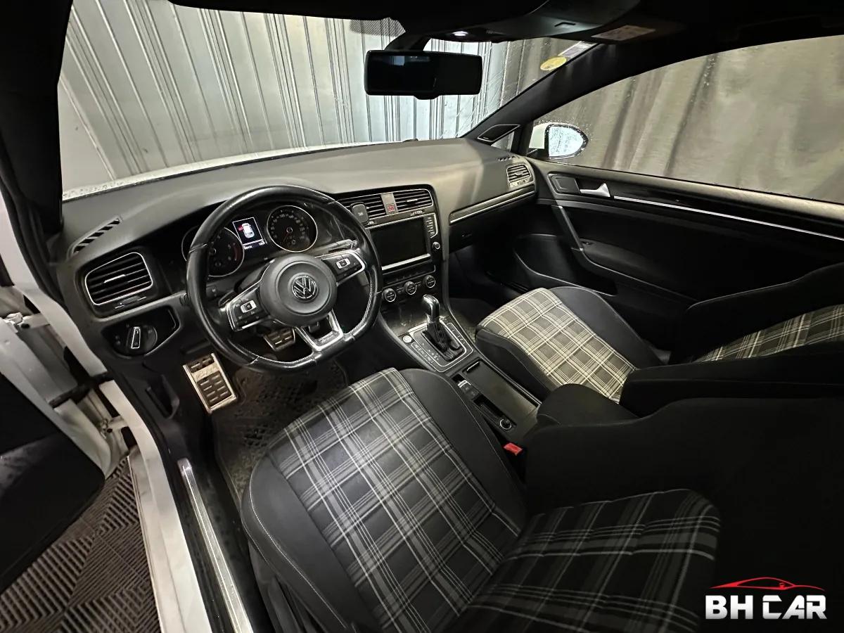 Aperçu indisponible de Volkswagen Golf