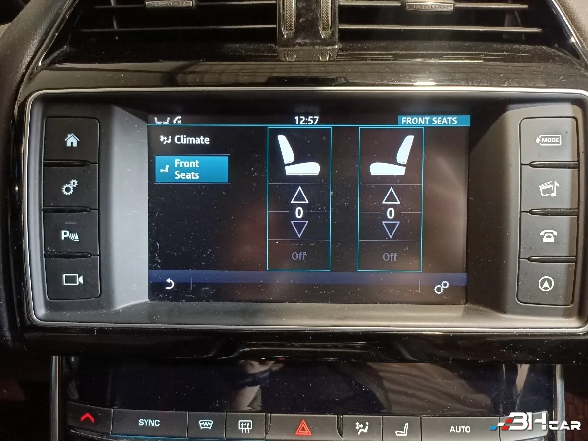 Jaguar Xe - photo 9