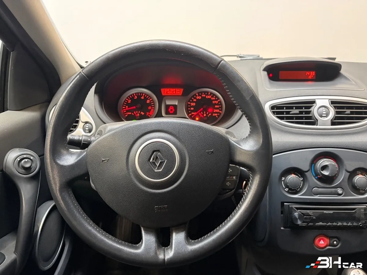Renault Clio - photo 10