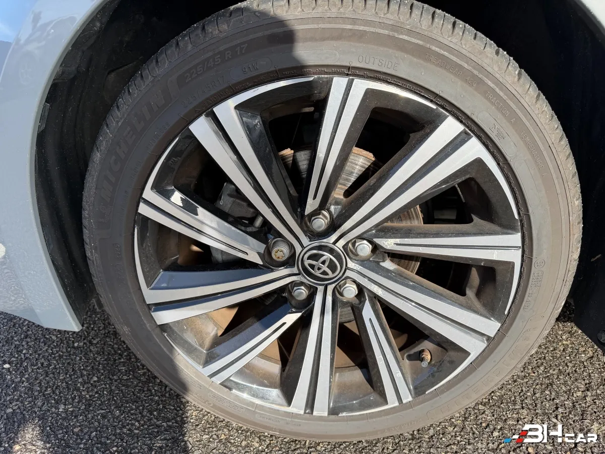 Toyota Corolla - photo 10