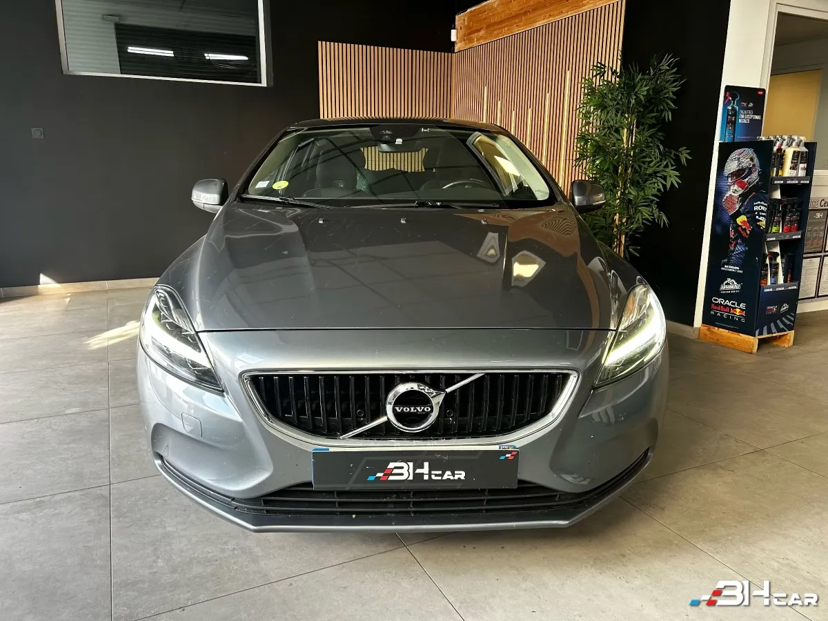 Volvo V40 - photo 2
