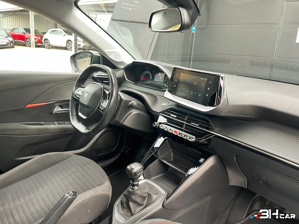 Peugeot 208 - photo 18