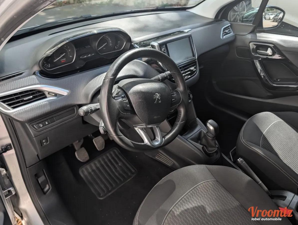 Peugeot 208 GENERATION-I 1.6 BLUEHDI 75 STYLE