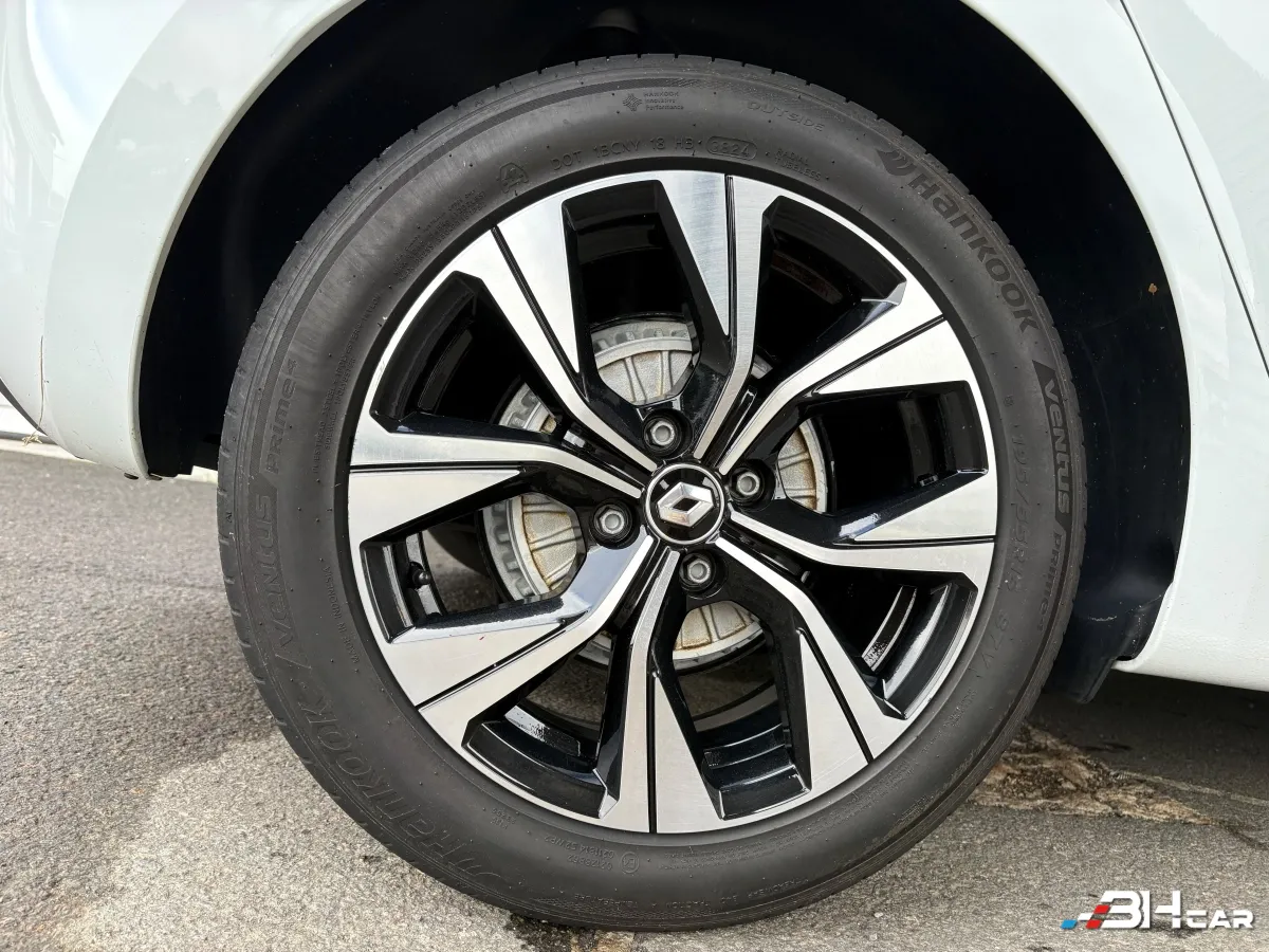Renault Clio - photo 22